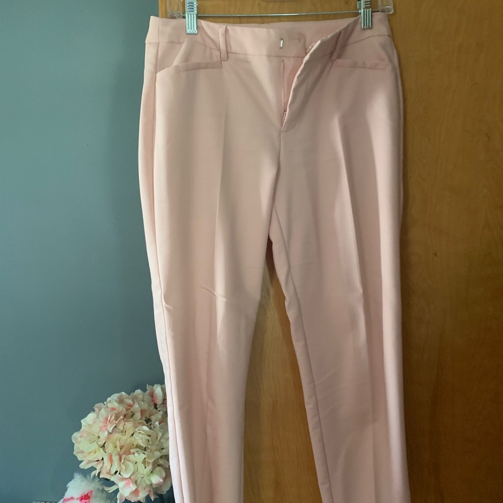 Roz & Ali baby pink capri dress pants